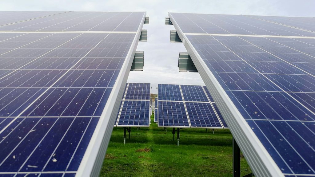 Solar Boom Marks Record 29.5 GW; Transmission Gaps Pose Next Challenge