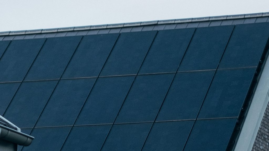 India Powers the Pacific: Solar Project Lights 12 Public Buildings
