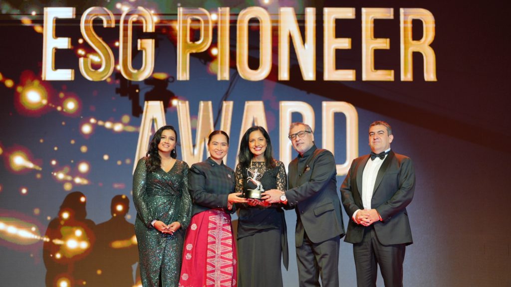 Dr. Jayanthi Desan Receives ESG Pioneer Award at ACES 2025