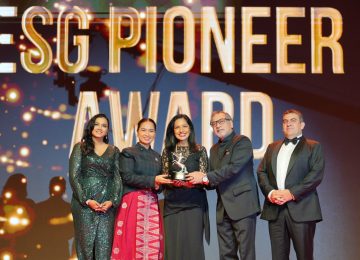 Dr. Jayanthi Desan Receives ESG Pioneer Award at ACES 2025